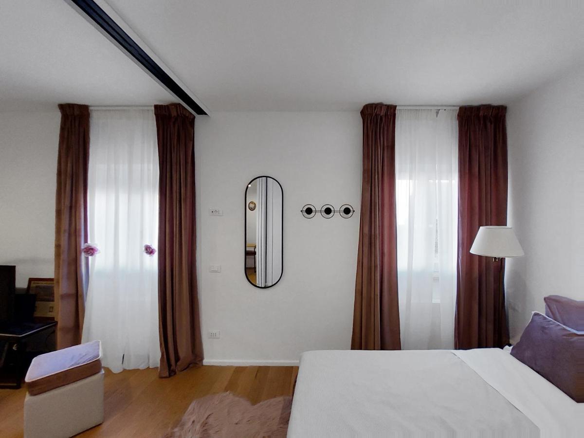 Piazza Di Spagna - Suite Donata, StrollingŘím Exteriér fotografie